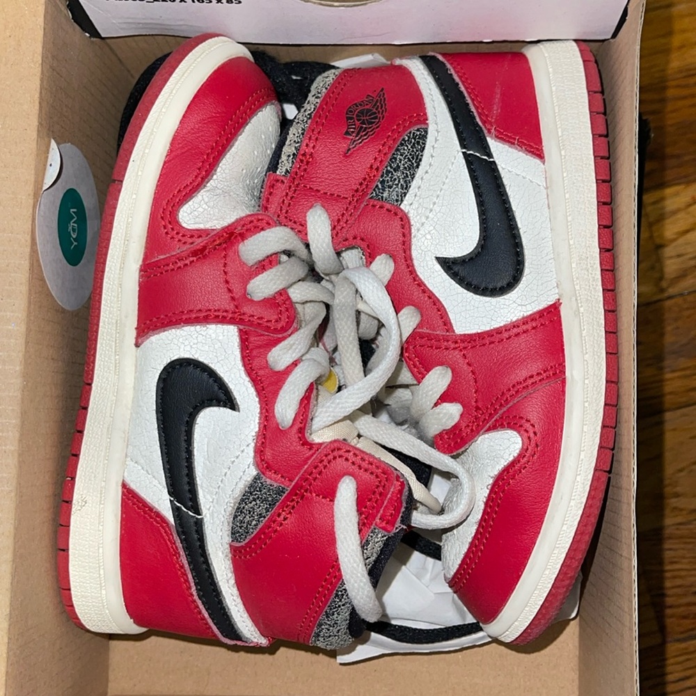 JORDAN 1s RETRO